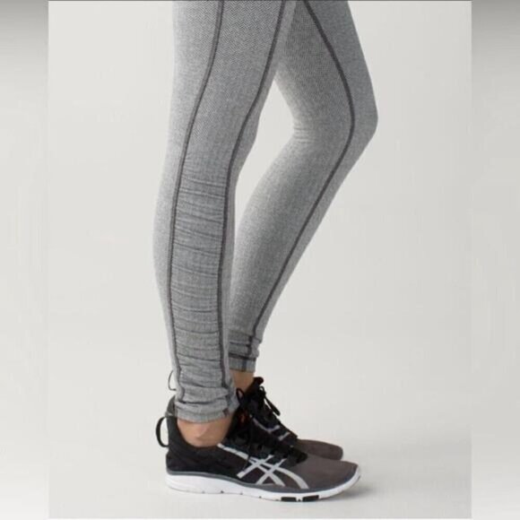 Lululemon Turn Around Tight‎ Heathered Herringbone Heathered Black White 4 - Picture 2 of 8